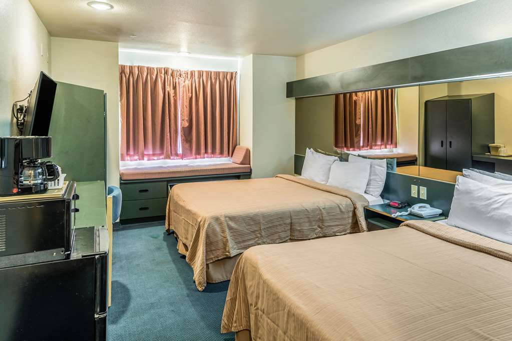 Quality Inn & Suites Near Nas Fallon Quarto foto